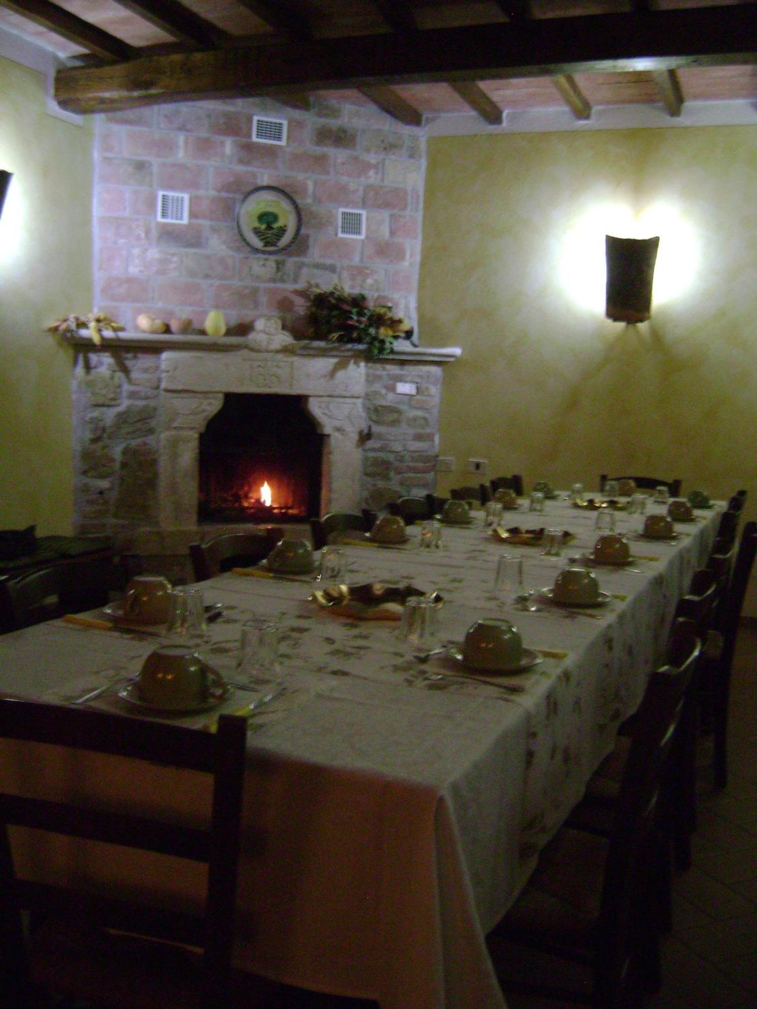 Agriturismo Casa Fibbianello Semproniano Exteriér fotografie